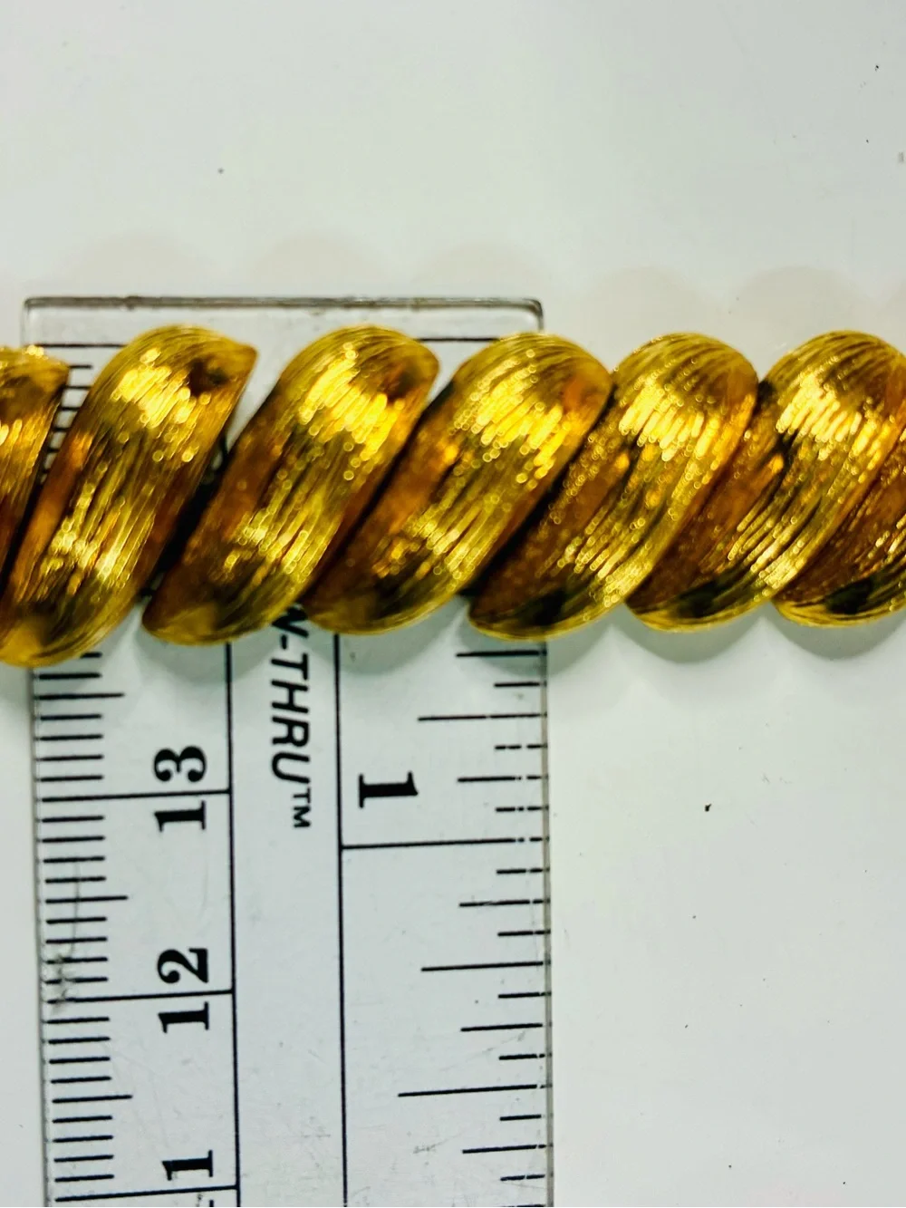VTG Heavy Gold-Tone Sculpted Link Bracelet - Brand Effortlessly Elegant Chic